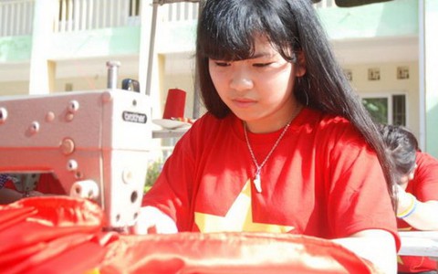 May 300 lá cờ gửi tặng Trường Sa