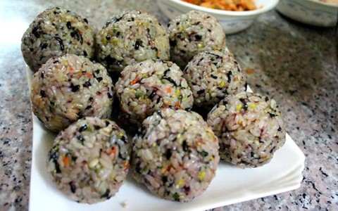 Nhớ lắm cơm nắm jumokbap