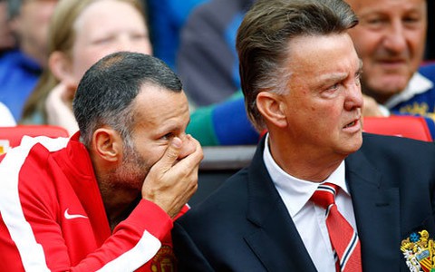 HLV Van Gaal kêu gọi fan Quỷ Đỏ hãy "vững niềm tin"