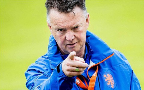 Ông Van Gaal châm chích HLV tuyển Anh