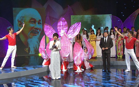 Theo dấu chân Người