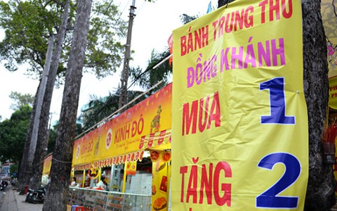 Bánh trung thu thủ công "thắng lớn"