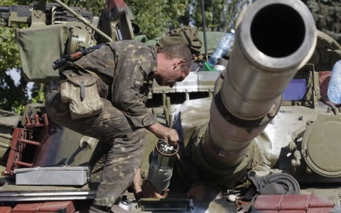 Ukraine và quân ly khai đạt thỏa thuận ngừng bắn