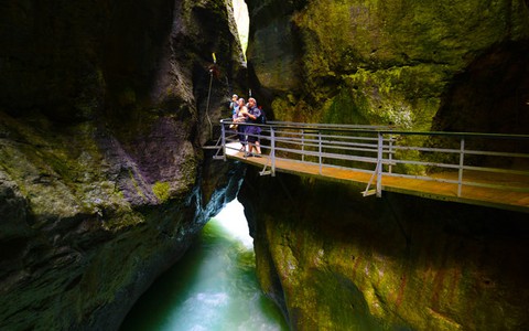Kỳ vĩ hẻm núi hẹp Gorge Aar