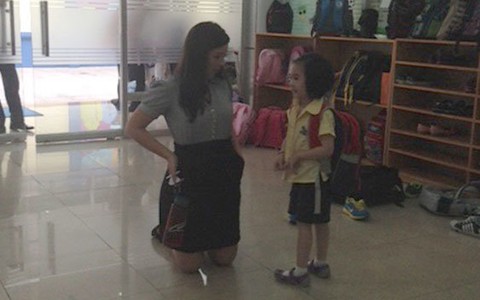 Khi thầy cô quỳ trước học trò...
