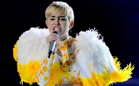 Miley Cyrus có thể bị giam vì xúc phạm Mexico