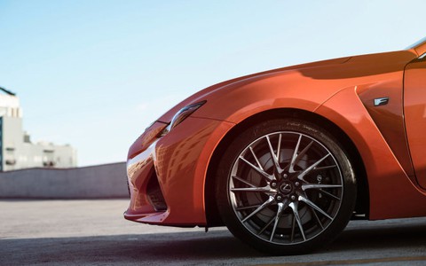 Xe cơ bắp Lexus RC F thách thức BMW M4