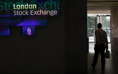 Chứng khoán toàn cầu rung lắc từ Hong Kong