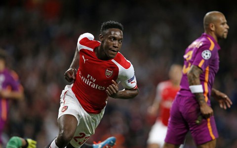Welbeck lập hat-trick, Arsenal đè bẹp Galatasaray
