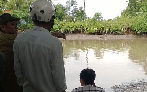Thương cho người bán vé số bị lừa
