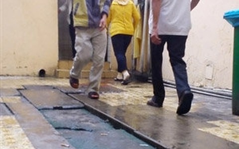 Tiêu điểm sáng: Mắc bệnh từ nhà vệ sinh bệnh viện