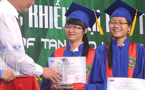 Tuyên dương 337 Hoa trạng nguyên 2014