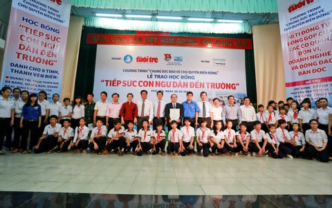 Tiếp sức đến trường cho 240 con ngư dân Nam Trung bộ