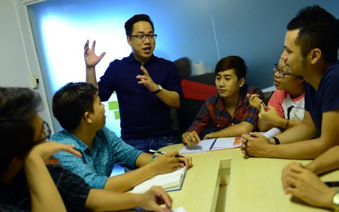 Tùng LEO: Hình bóng đất nước luôn ở trong tim
