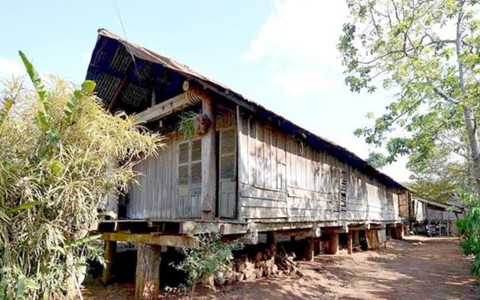 Nhà sàn dài truyền thống Êđê tại Đắk Lắk đang mất dần