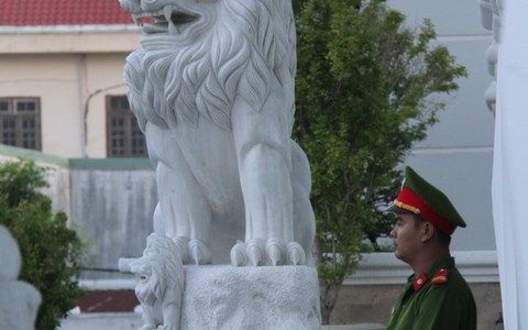 Lúng túng “cứu” làng nghề làm sư tử đá