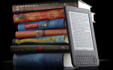 Sách giấy và e-book cùng góp phần phát triển văn hóa đọc