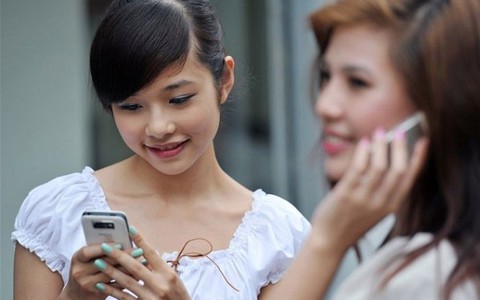 Vào Internet chiếm 70% tần suất sử dụng điện thoại di động