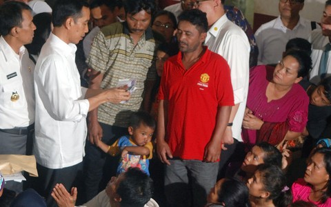 Indonesia trao thẻ thông minh cho dân nghèo