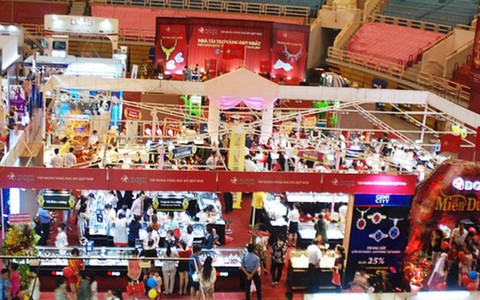 Trang sức DOJI 2 ngày đón 600 khách mua sắm tại hội chợ VIJF