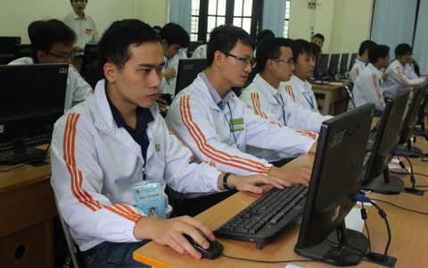 ​ Cán bộ, công chức trẻ toàn quốc thi tin học