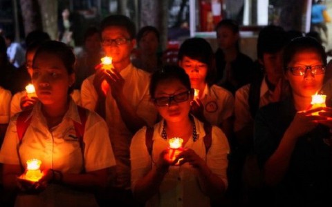Tưởng nhớ người đi - Vì người ở lại