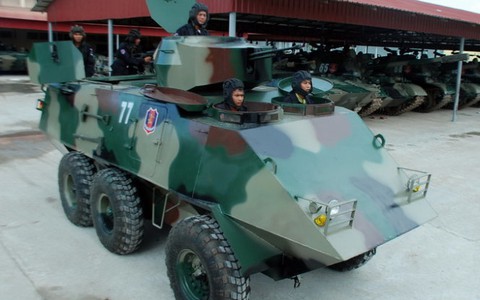 Chia vui với nhà sáng chế chân đất