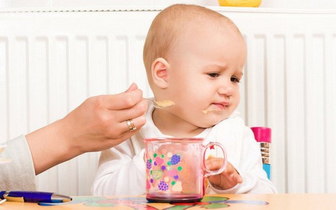Bé biếng ăn chậm tăng cân là do đâu?