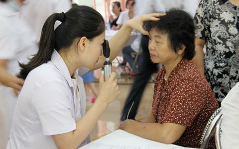 ​Di chuyển lòng vòng, bệnh nhân lên “tăng xông”