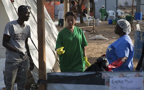 Số người chết do Ebola tăng đột biến