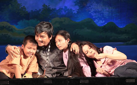 Thương phận đời như lục bình trôi