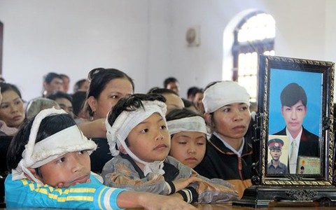 Đánh chết nghi can, ba công an xã lãnh 14 năm tù