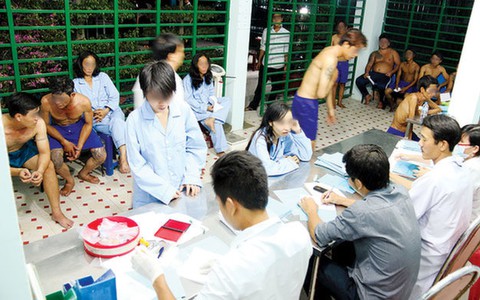 Đưa người nghiện ma túy đi cai