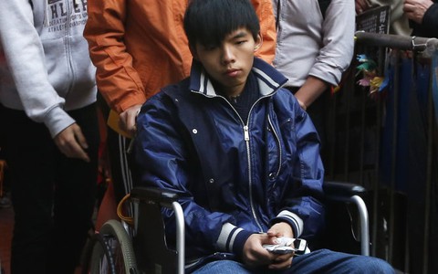 Joshua Wong ngừng tuyệt thực sau 108 giờ