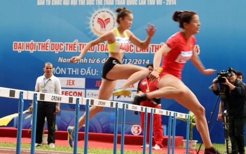 Quách Thị Lan thất bại ở nội dung 400m rào