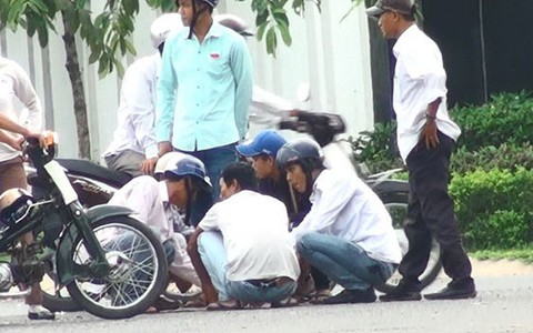 Cờ bạc bịp hoành hành