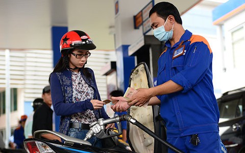 Dầu giảm 1 USD, tạo ra bao nhiêu việc làm?