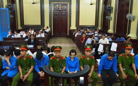 Huyền Như: "Nếu hồ sơ là giả thì do bị cáo làm giả"