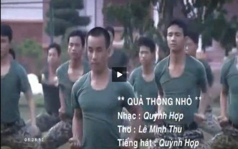 Quả thông nhỏ mừng sinh nhật lính