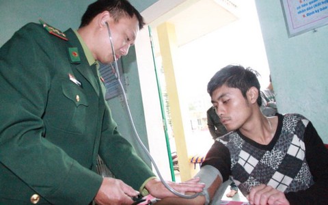 ​Tàu chở hàng bị chìm, 6 thuyền viên được cứu trong đêm