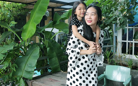 ​Học cách mix đồ cho mẹ và con của cựu người mẫu