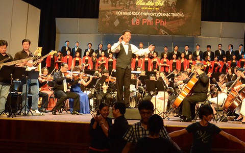Sôi động với Lê Phi Phi