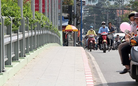 Ánh sáng tầm thấp chỉ phù hợp cho người đi bộ