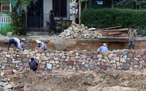 Chỉ xây mới một vài đoạn kè sông Ngự Hà