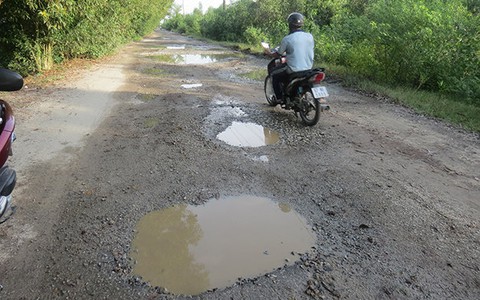 An Giang: đường hư, cầu yếu thiếu tiền sửa chữa