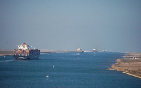 Ai Cập bội thu từ kênh đào Suez