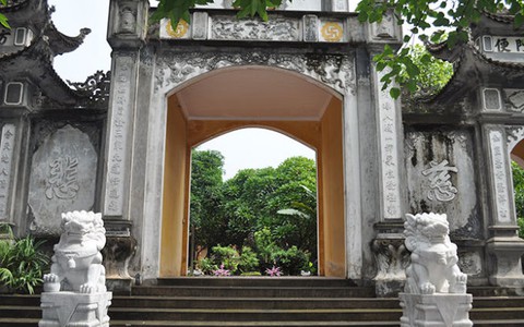 Linh vật ngoại lai: mang chôn hay đập bỏ?