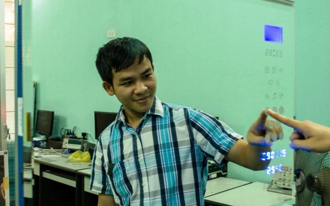 Chiếc gương thông minh