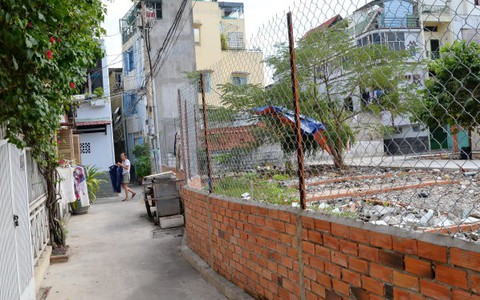 Rắc rối chuyện trổ cửa trong hẻm