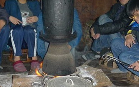 Ăm cơm với người Thái ở bản Áng